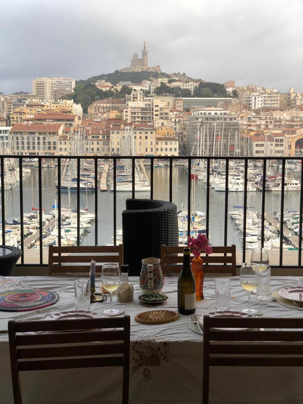 Grand T2 Surplombant Le Vieux Port Marseille Apartamento Exterior foto